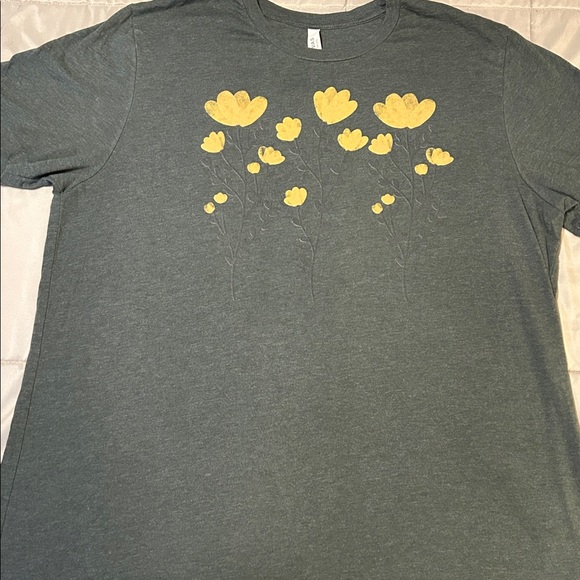 Bella Canvas Tops - Pretty flower design short sleeve T-shirt. Adds beauty to any casual outfit!